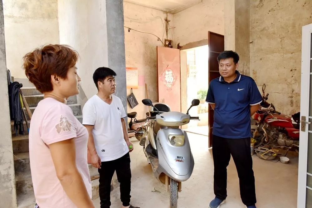 咱白鹤全力推进乡村振兴示范村建设!_谢睿