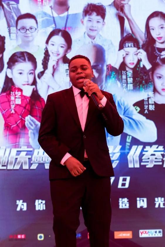 热烈祝贺飞娱大厦飞娱影视学院开业盛典圆满落下帷幕