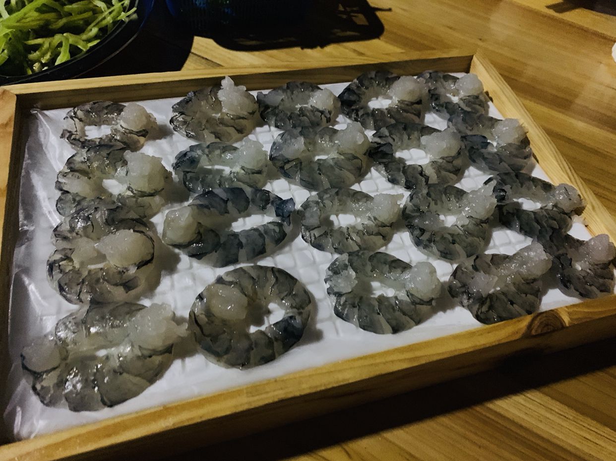 这次来的店位于五华水寨的琴江边,大晚上抵达所以也看不出周边环境好