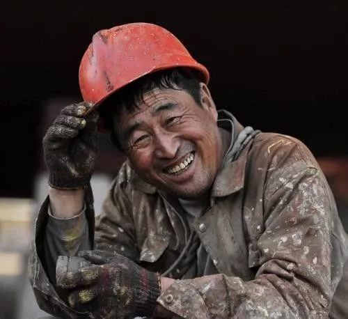 干工地一年没了自由三年没了朋友五年没了青春十年