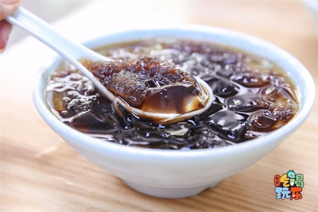 为了这碗冰渣凉粉!我冒着38°的高温,穿越了半个桂林城!