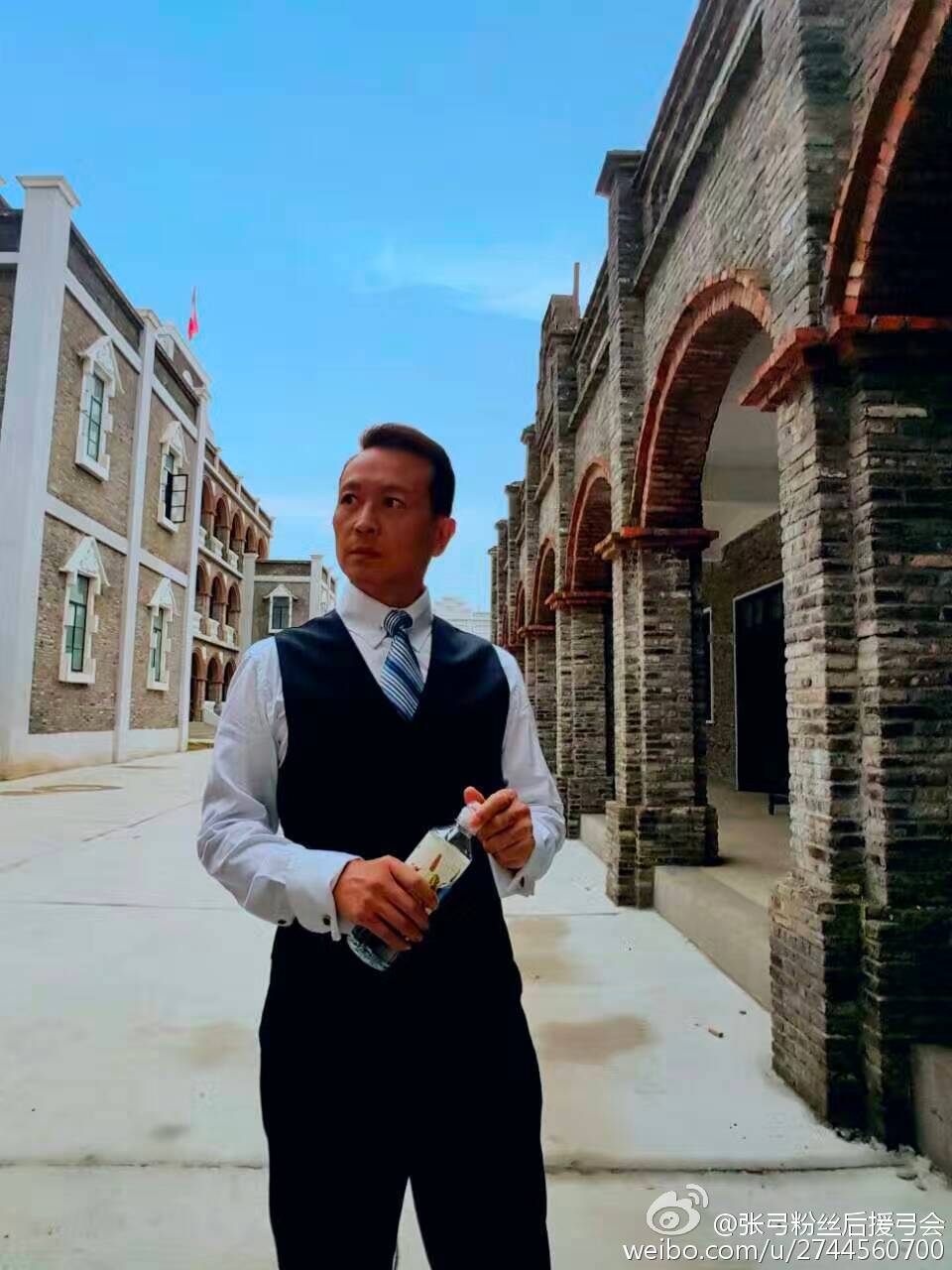 张弓作为一位资深演员,能说这番激励人心的话,就已经体现出他为人乐观