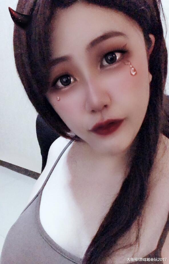 在之前的意外露脸,并且被称为58岁大妈之后,乔碧萝