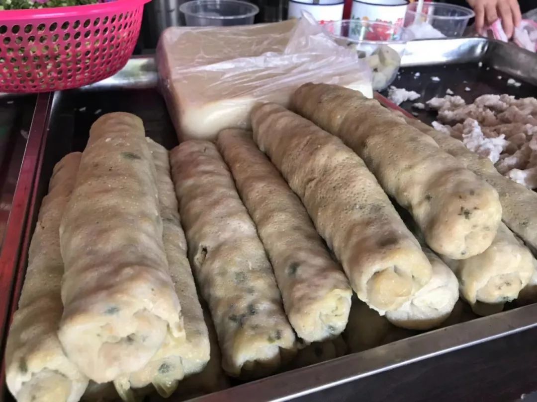 昨天闽侯这里聚集了一大批吃瓜群众