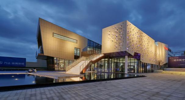 如诗如梦此等佳期还望有你作陪相约万达体育新城共赏梦幻焰火