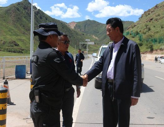 昌都市副市长旺堆莅临类乌齐县公安局调研指导工作