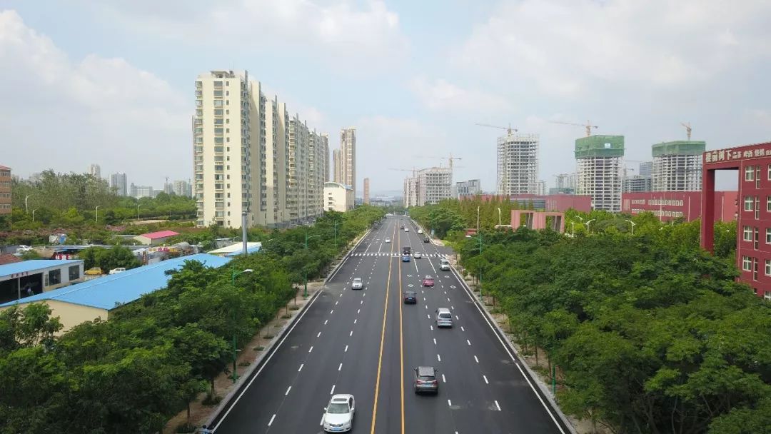 日照这个路口变10车道还有一条路大变样