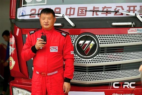 北京优德伟赛车队车手孟庆波北京优德伟赛车队的两辆赛车依然是2018年