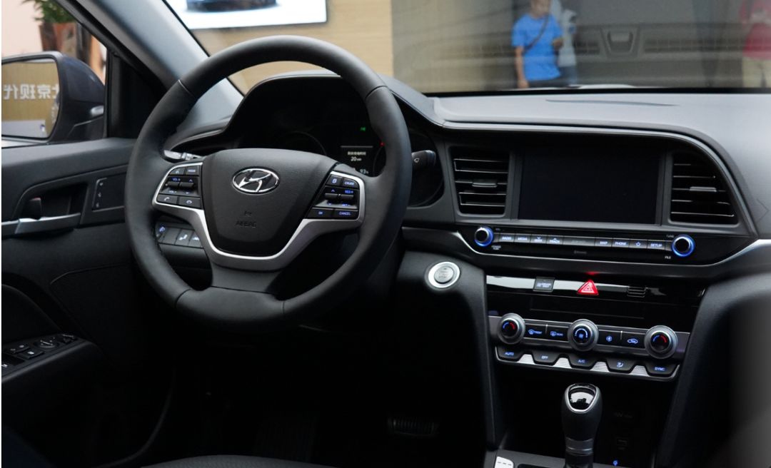 油耗1l可上绿牌北京现代领动phev售1578万起