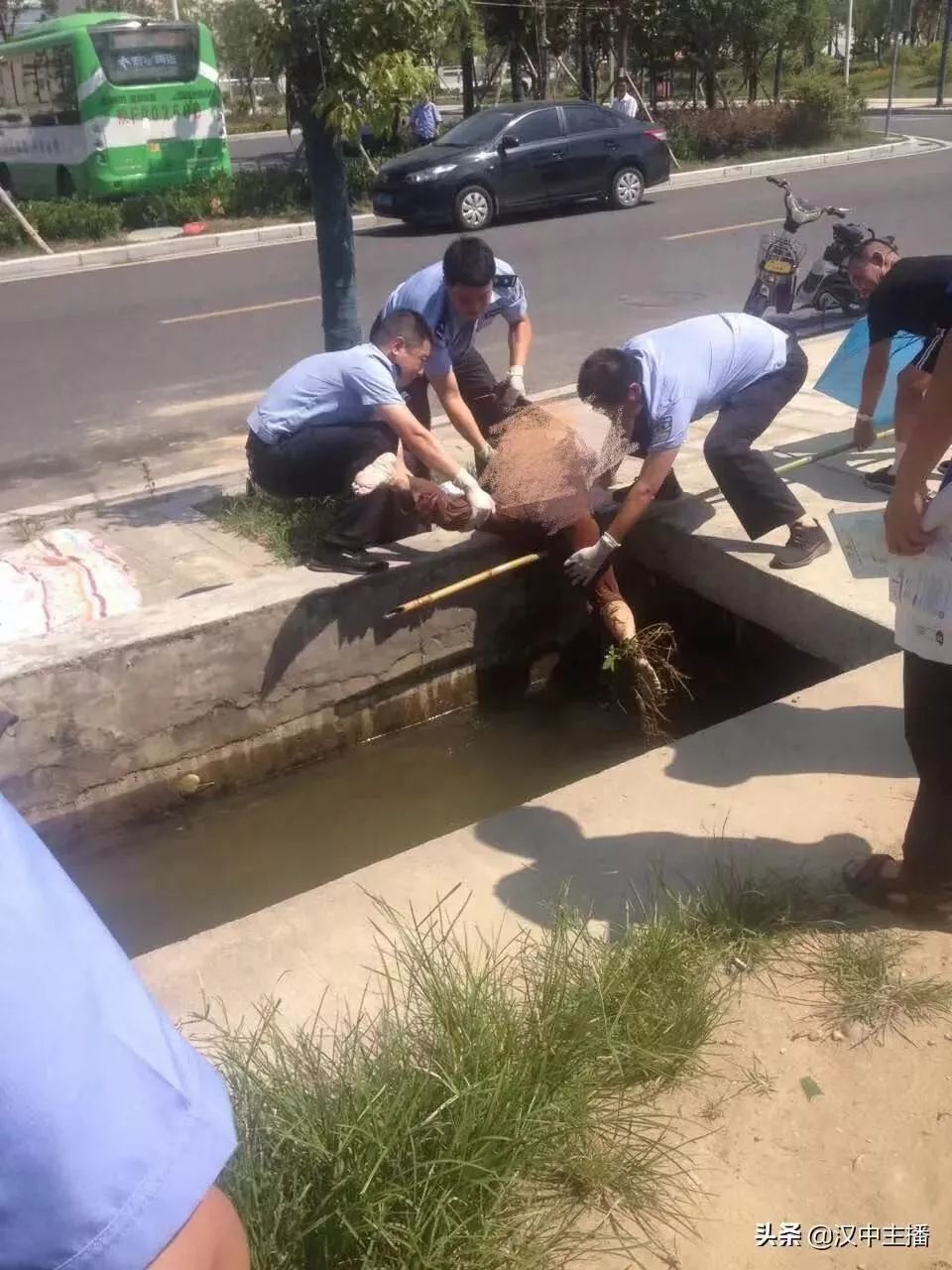 汉中一女子掉水渠溺亡