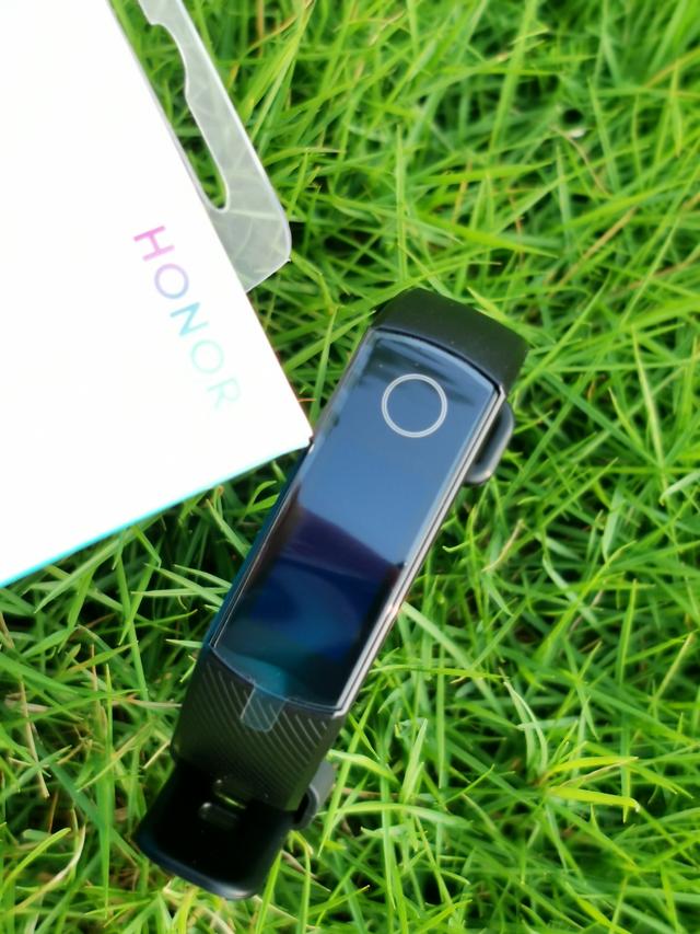 运动 健康 智能助手,这就是好用好看的荣耀手环5