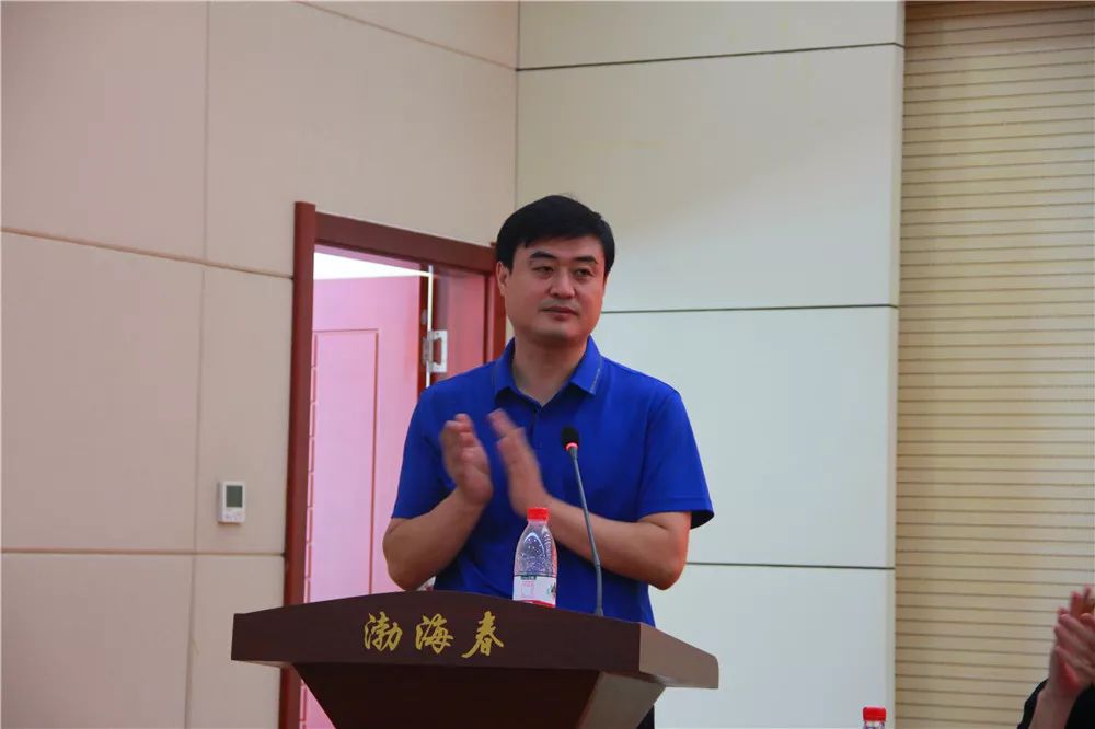 欢迎词↑县关工委主任张尧标同志宣布活动开始活动在音乐声中拉开帷幕