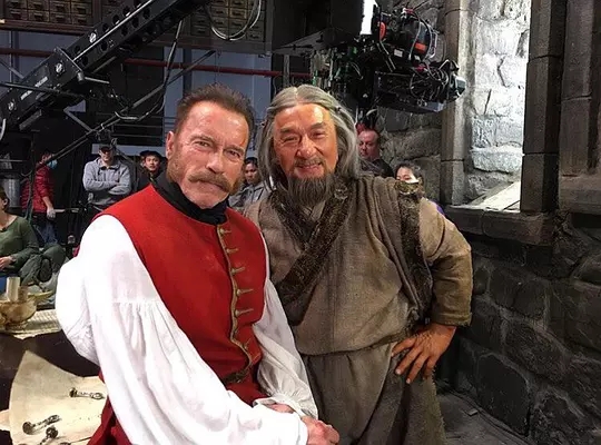 功夫巨星沦为烂片之王?《龙牌之谜》口碑扑街,成龙你该歇歇了