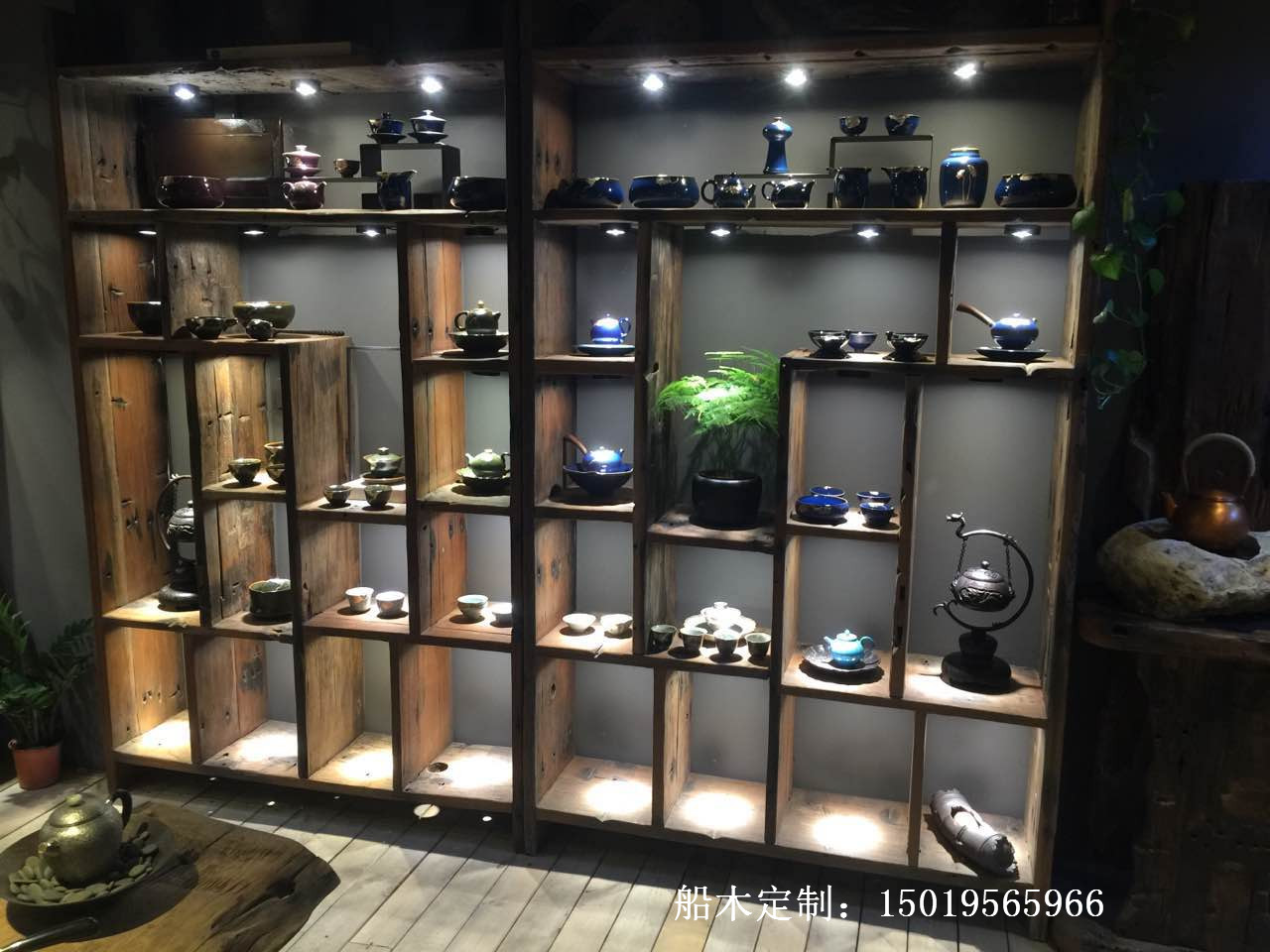 珠宝展示架 高端珠宝展示柜 珠宝店装修案例