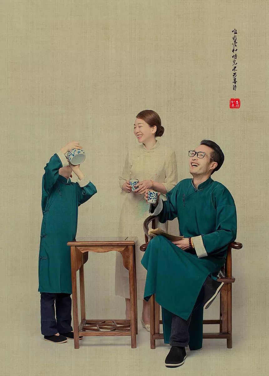 是两个人一起编织的爱的摇篮.