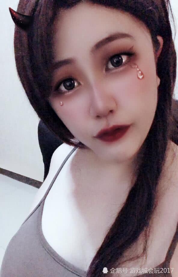 在之前的意外露脸,并且被称为58岁大妈之后,乔碧萝