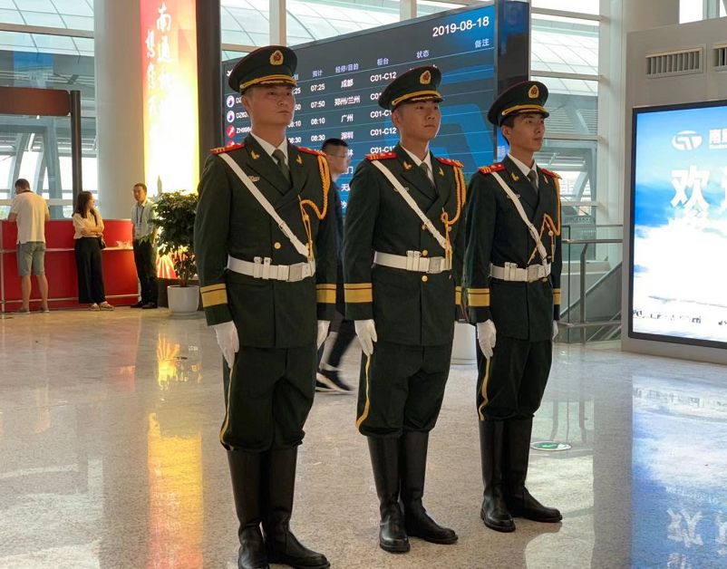 ▼南通机场国旗护卫队▼929在现场见证这一历史性时刻早上5点58分