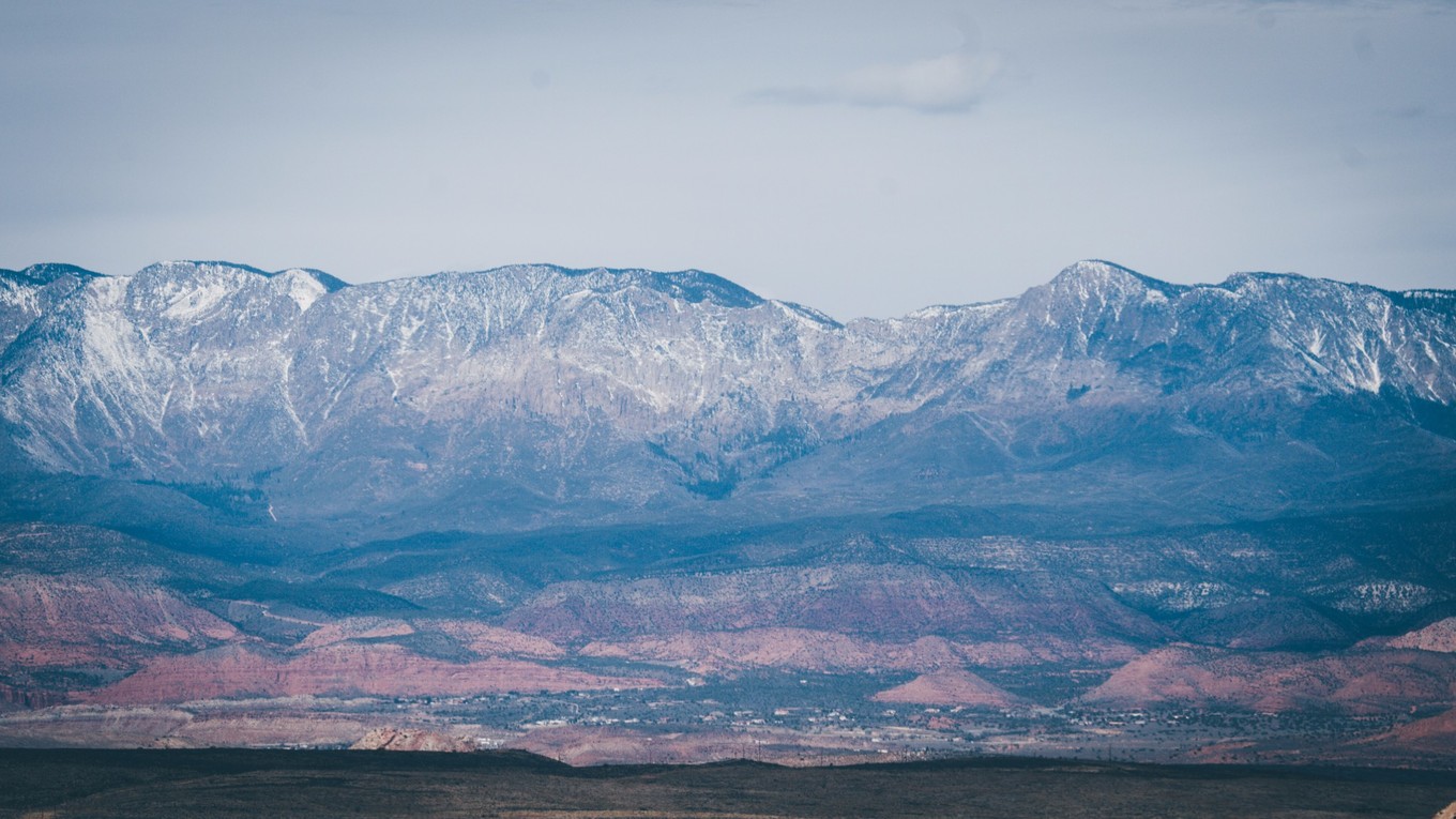 的地貌景观从戈壁到峡谷从雪山到戈壁那么一定不能错过所属 犹他州 内