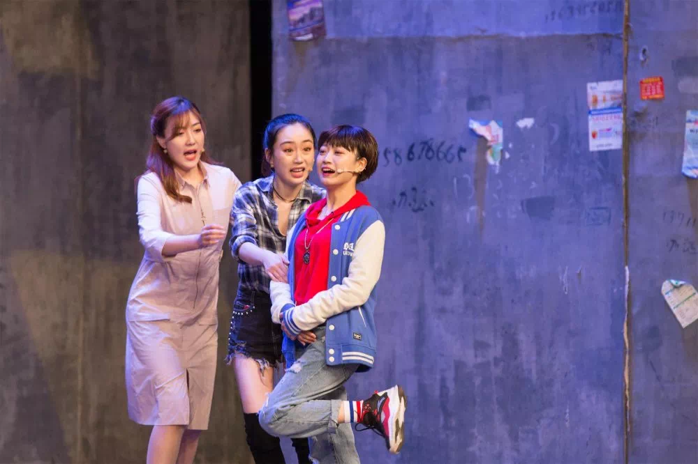 婿势待发笑傲许都万象城携手开心麻花许昌演出盛典落幕