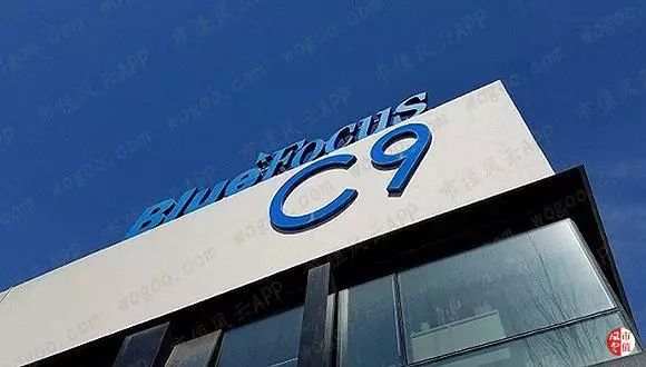 华谊嘉信下掏空和卖壳的背后是玩命的折腾和财务数据全面恶化