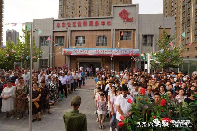 王成帮老人为团结街道永安社区居民作爱国主义宣讲