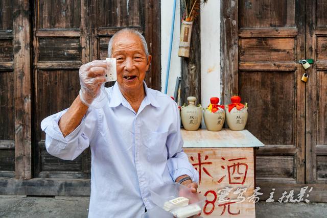 40°的高溫來淶灘古鎮走走，大臘豬依舊在，但遊客都怕熱不敢去了 旅遊 第5張