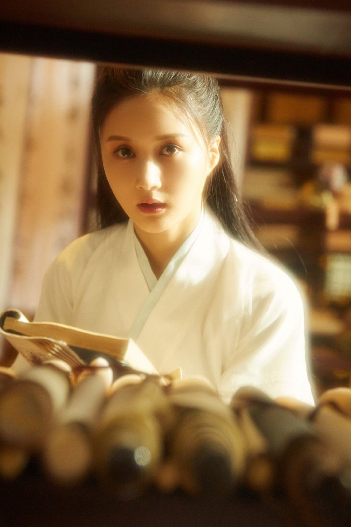 95后小花李诺又一部网剧杀青搭档郭俊辰西夏公主化身助理