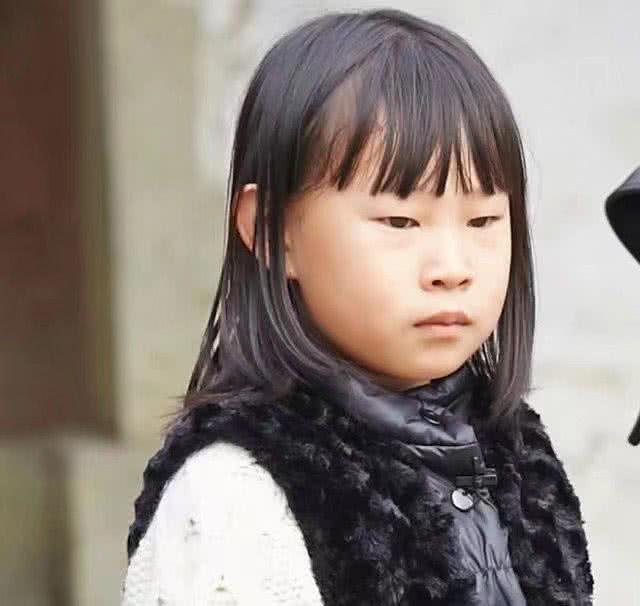 曾被称"最丑星二代",如今12岁五官长开,撞脸韩国女神!_沈佳润