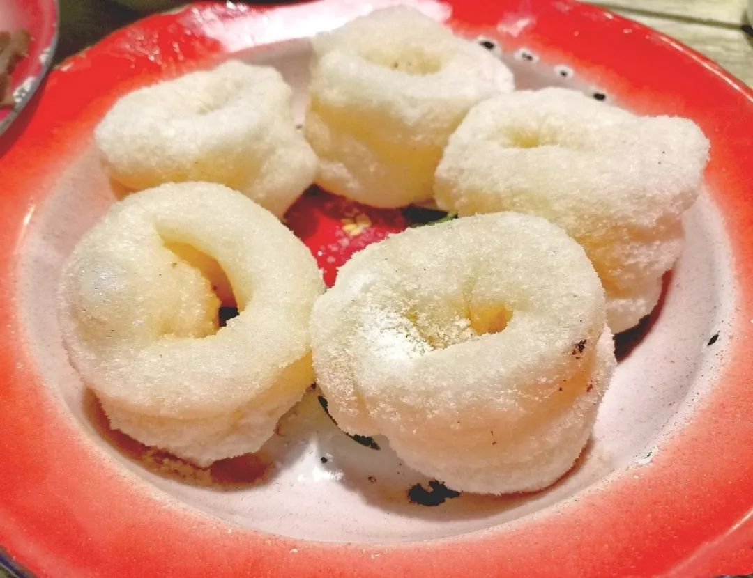 南昌小吃——白糖糕前面说了这么多,可见江西并不是没有好吃的