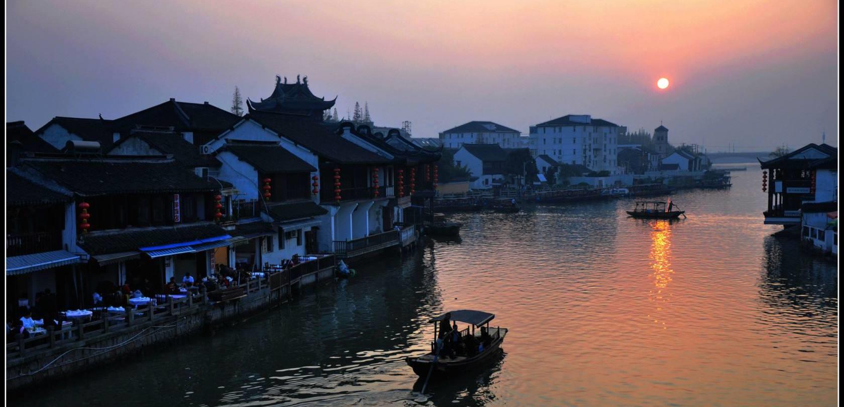 上海朱家角被称作中国文化名镇离上海最大的淡水湖不远