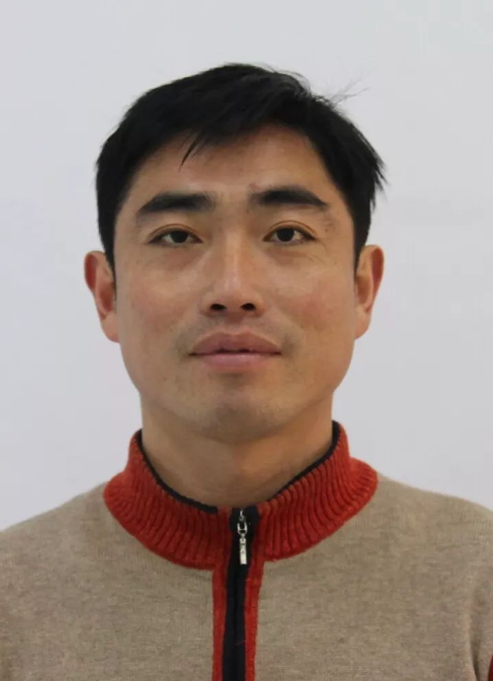 赵启军作为一名党员,我们一定要做到警钟长鸣,牢记党的宗旨,做好本职