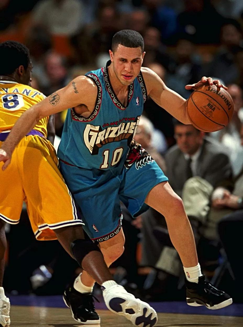 他是那支最华丽国王队的主力控卫,最终却只能黯然离开nba_毕比