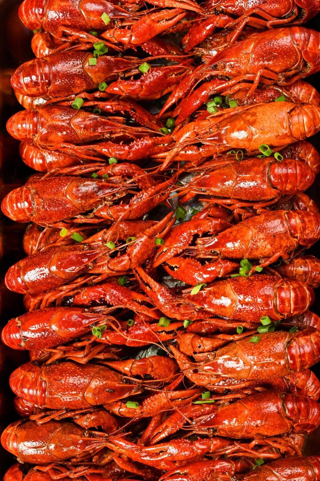 手掌大生蚝鲜甜肥美爽滑上桌前还爱生气