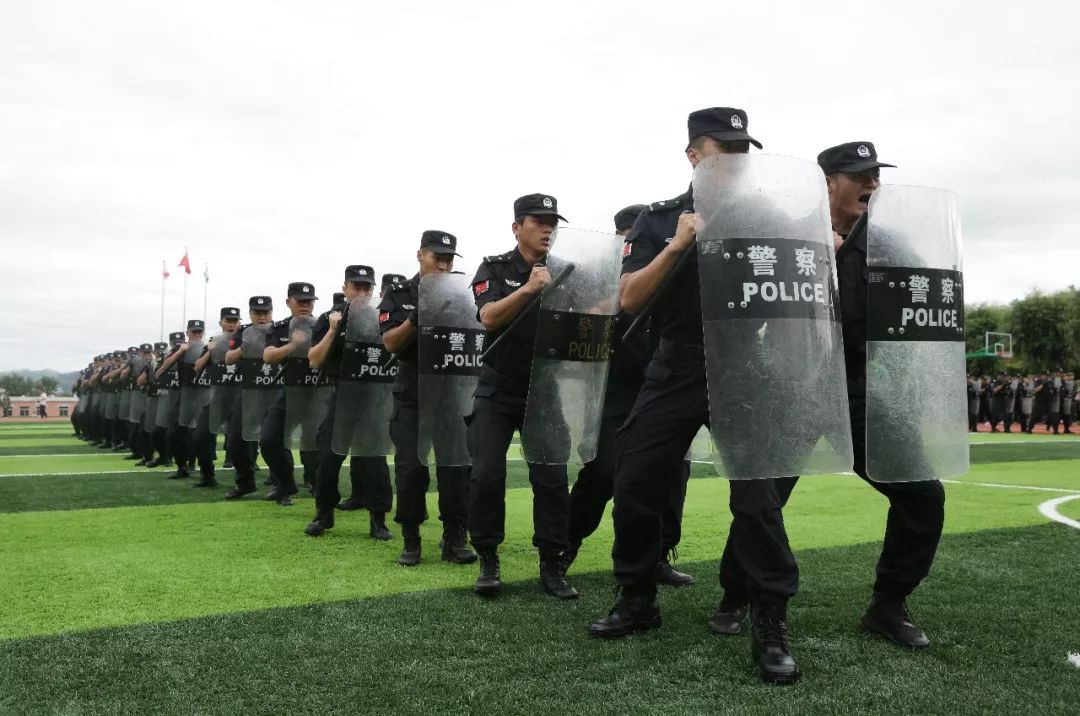 淬火成钢铸利剑厚植初心履使命全警实战大练兵在警营中引发热烈反响