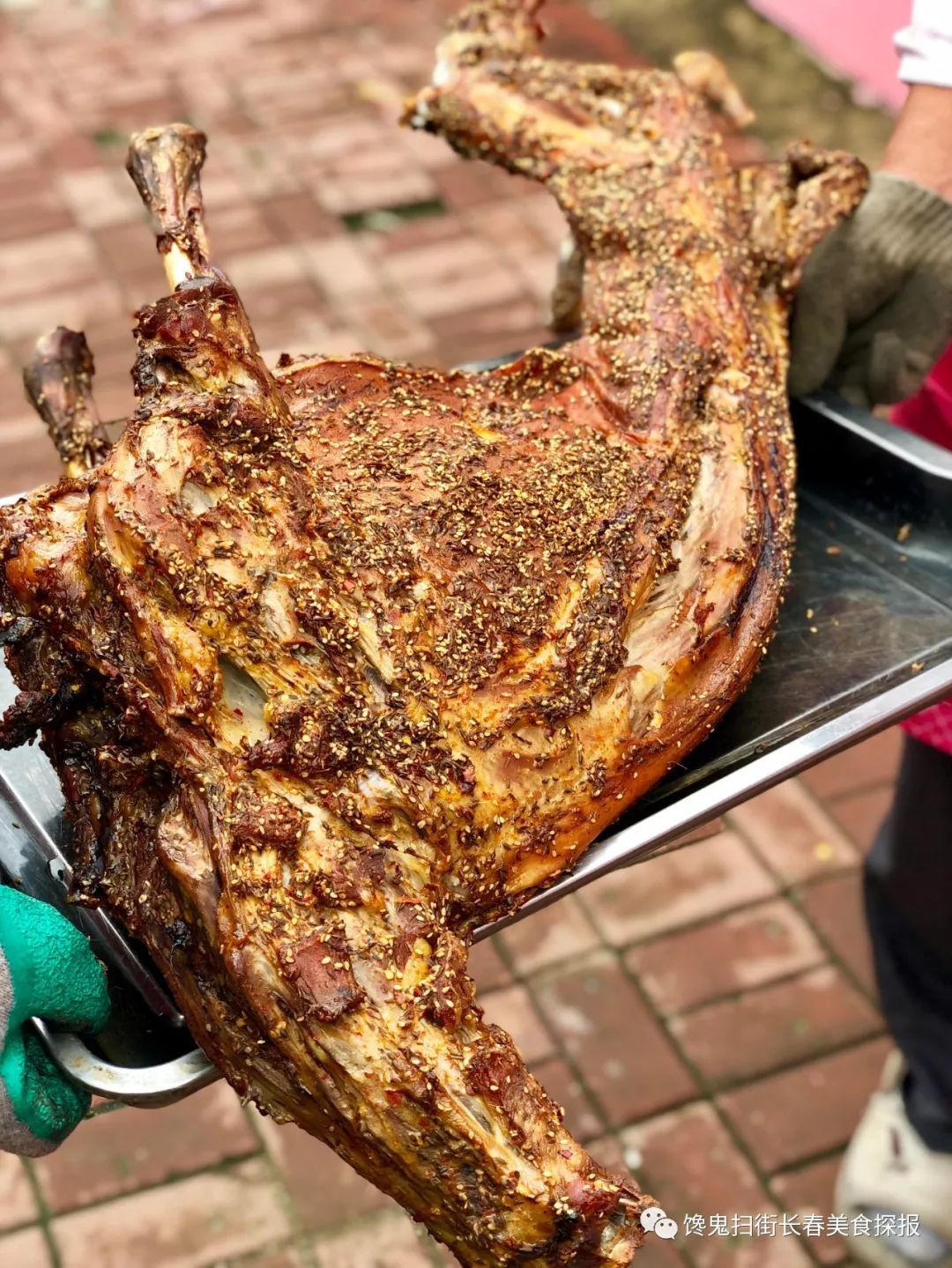 太爆赞净月山上大院竟吃到陕西黄泥土窑焖制的烤全羊据说东三省第一家