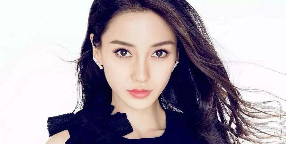 她和王大陆一起开了嘴角?