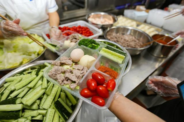 员工食堂吃出新花样低脂营养餐玩出新高度