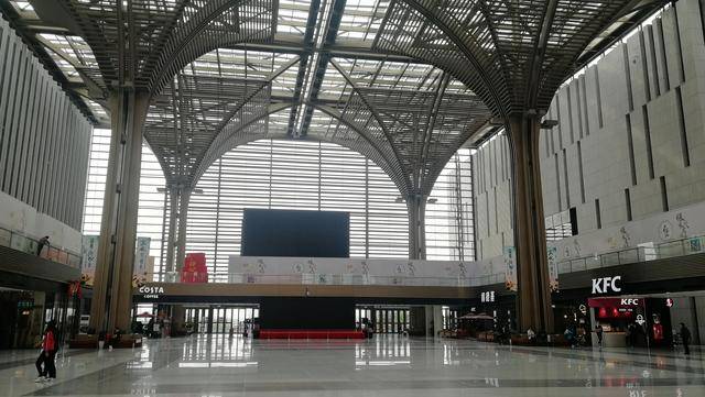 天津塘沽的网红打卡景点一是最美图书馆一是滨海航母主题公园