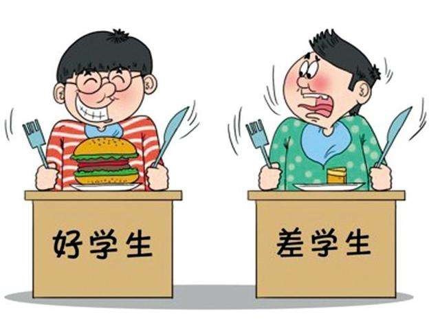 怕孩子不学好交到坏朋友,父母如何干涉