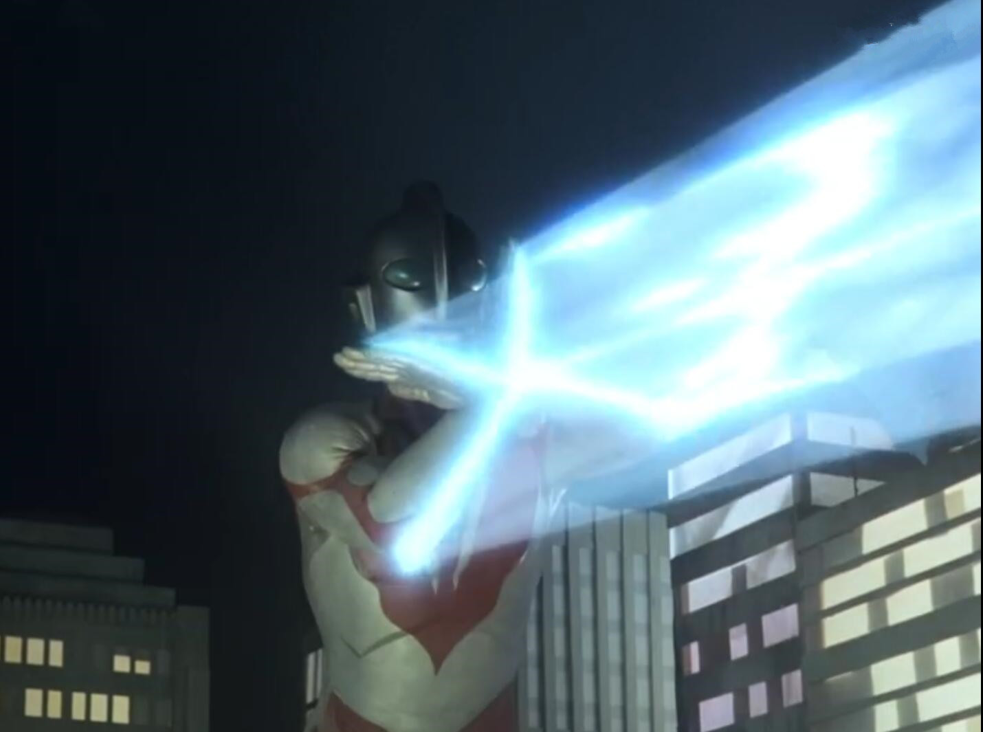 美国奥特曼长啥样?第一眼觉得很帅,看到出场瞬间却三观尽毁_巴尔坦