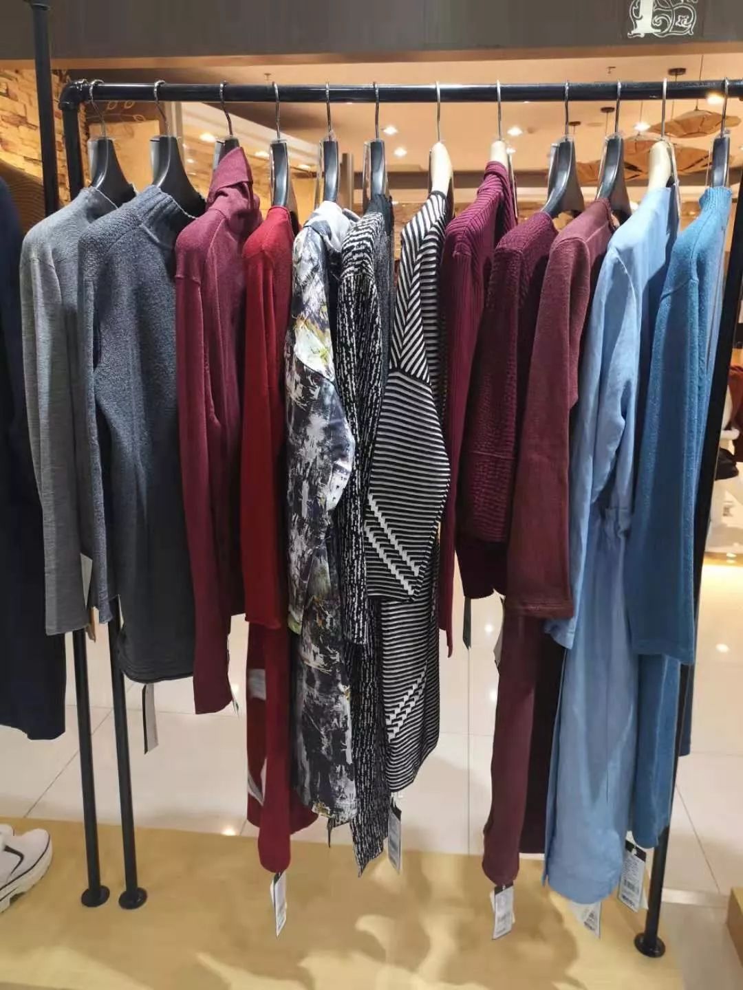 素茶品牌低价售罄春装夏装秋装冬装一网打尽