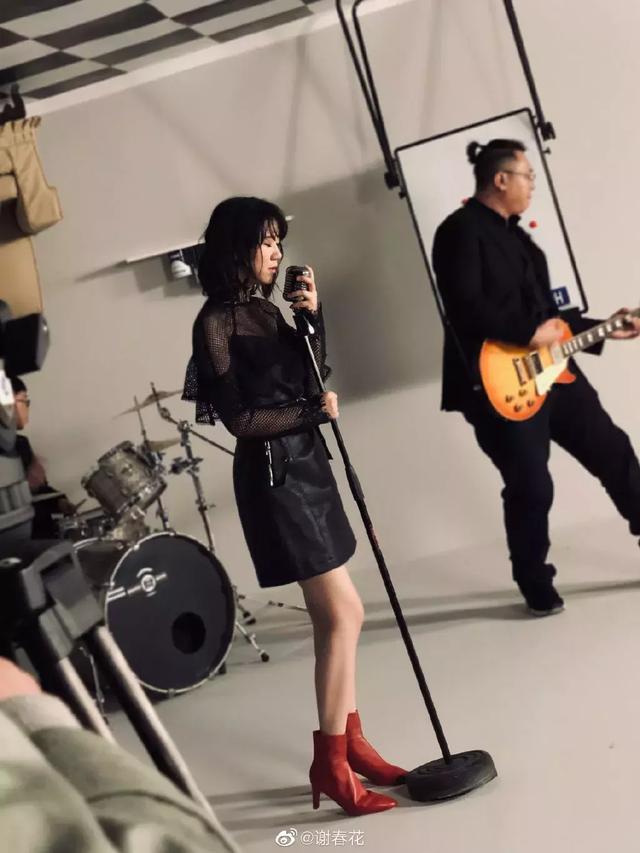 是有个歌友在网易云歌曲评论中,列举了他爱的民谣女歌手,有陈粒,jam