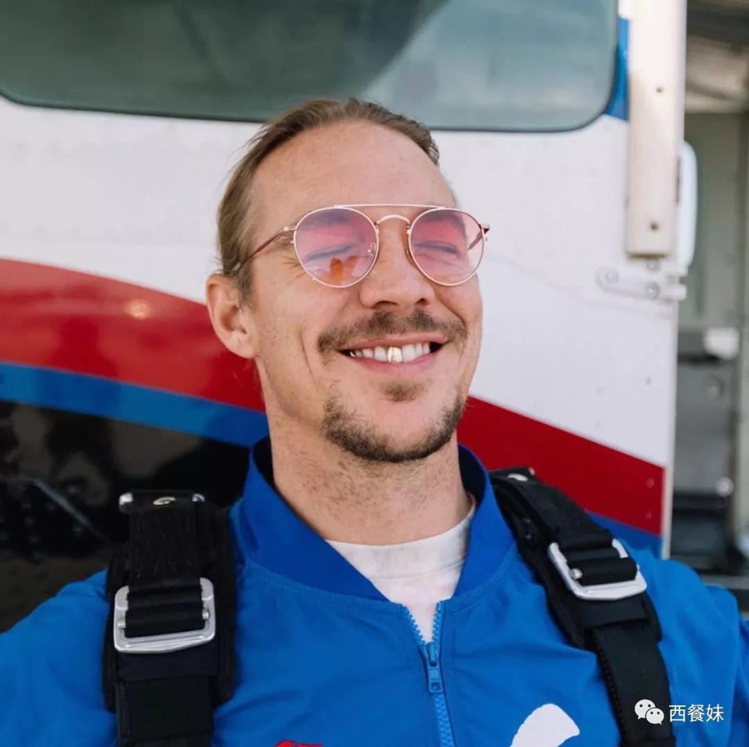 原创百大知名djdiplo坠机前先出柜告诉粉丝自己竟是同性恋