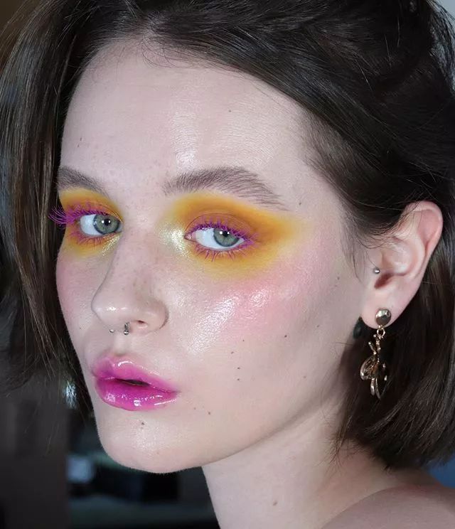 一个肿泡眼也能化的彩色妆_眼线