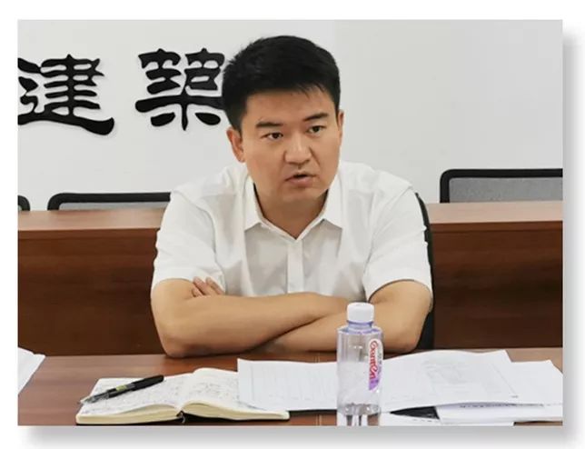 会上,江苏分公司副经理陈康从工程概况,管理目标,施工策划,商务策划