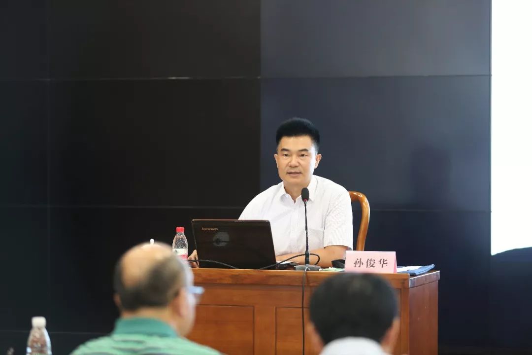 卢瑞霞为大家作《明德·就道·成人——辅导员育人三部曲》报告干货满