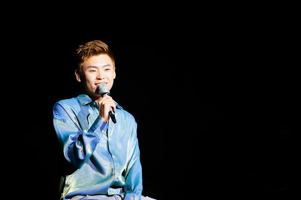 隔壁老樊巡演首站人气爆棚神秘嘉宾惊喜亮相