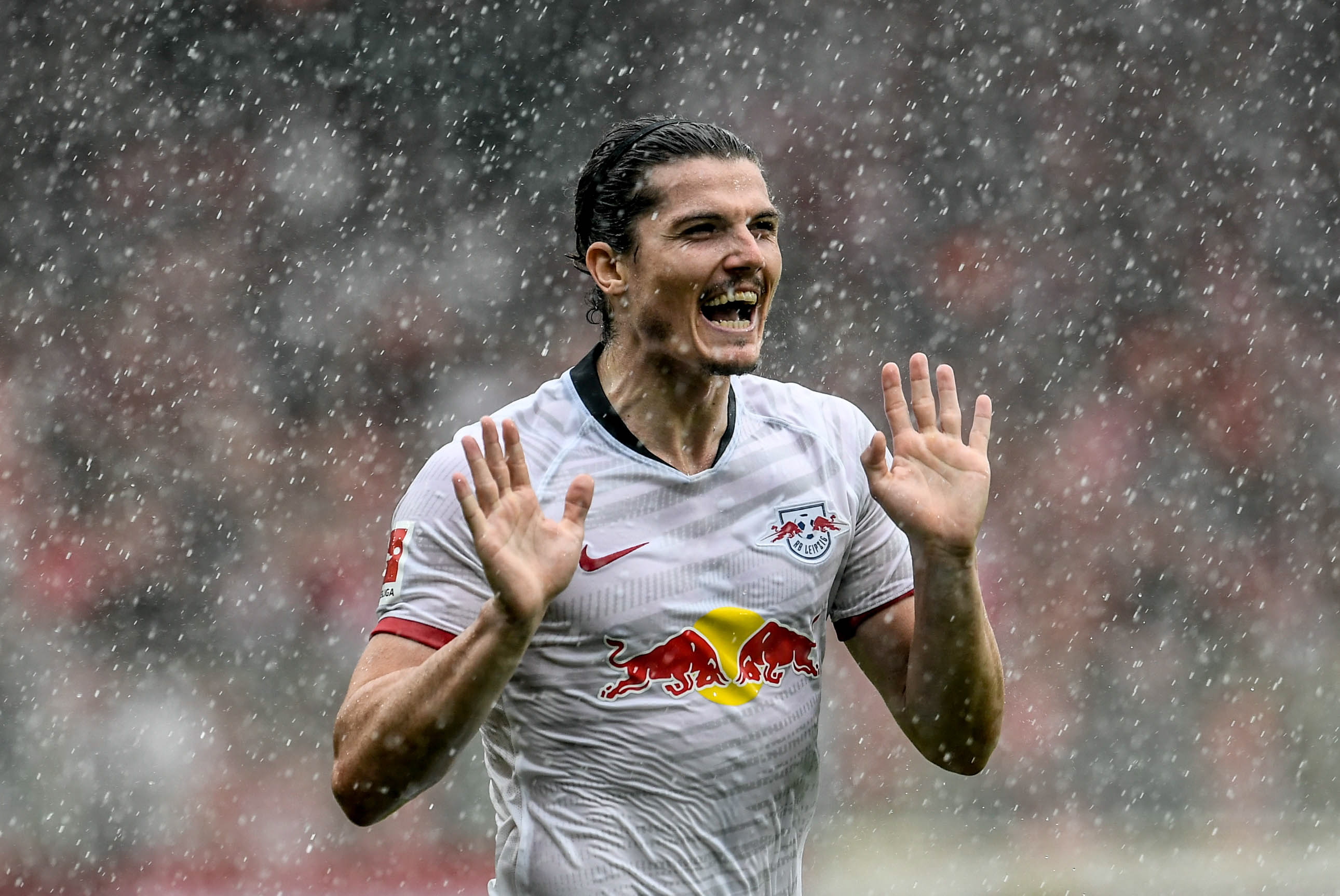 新华社照片,外代,2019年8月19日8月18日,莱比锡队球员萨比策尔庆祝