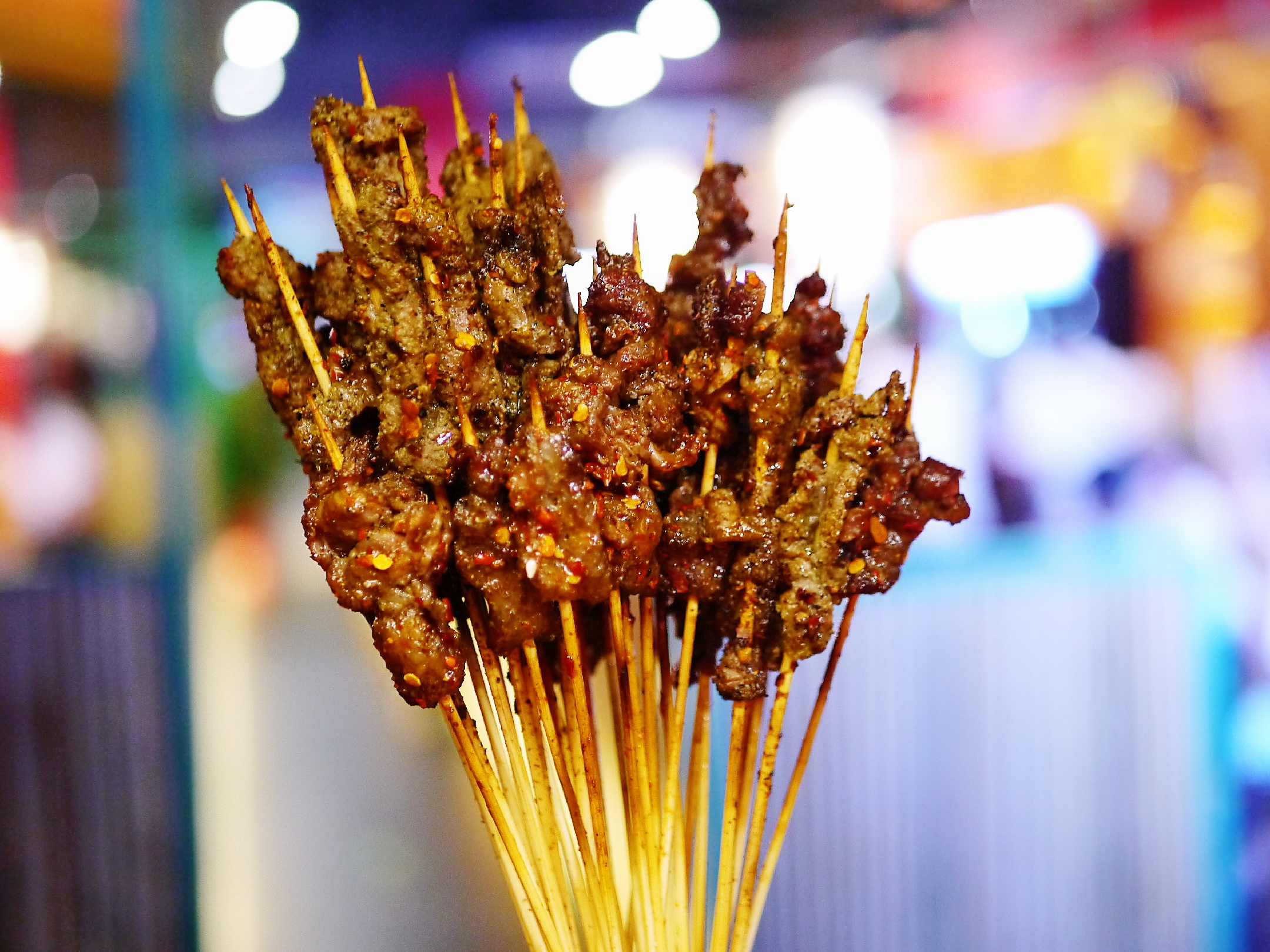 00【串串】推荐烤掌中宝,烤色子牛肉,嫩烤腰片,羊肉串和烤五花肉