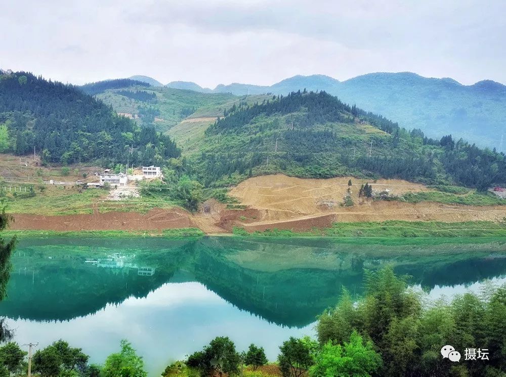 《日出东方》拍摄地:旌德白沙河手机型号:华为nova摄影:梓山看云(3群)